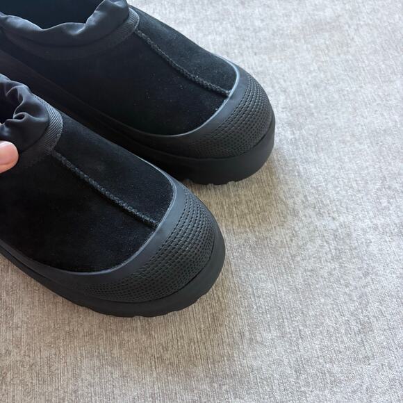 NWOT UGG Tasman Weather Hybrid slip-on shoes in black - Picture 2 of 5